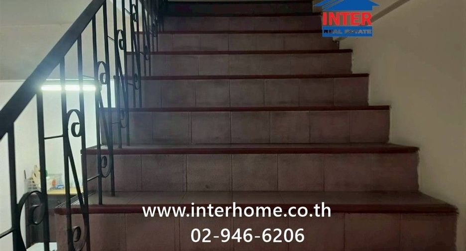For sale 13 bedrooms retail Space in Bang Kapi, Bangkok