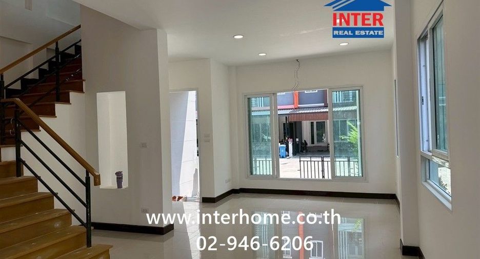 Casa adosada en venta de 4 habitaciones en Khlong Sam Wa, Bangkok