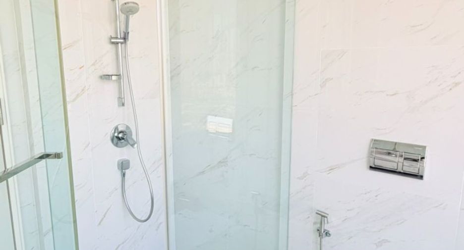 For rent 2 bedrooms condo in Bang Kho Laem, Bangkok