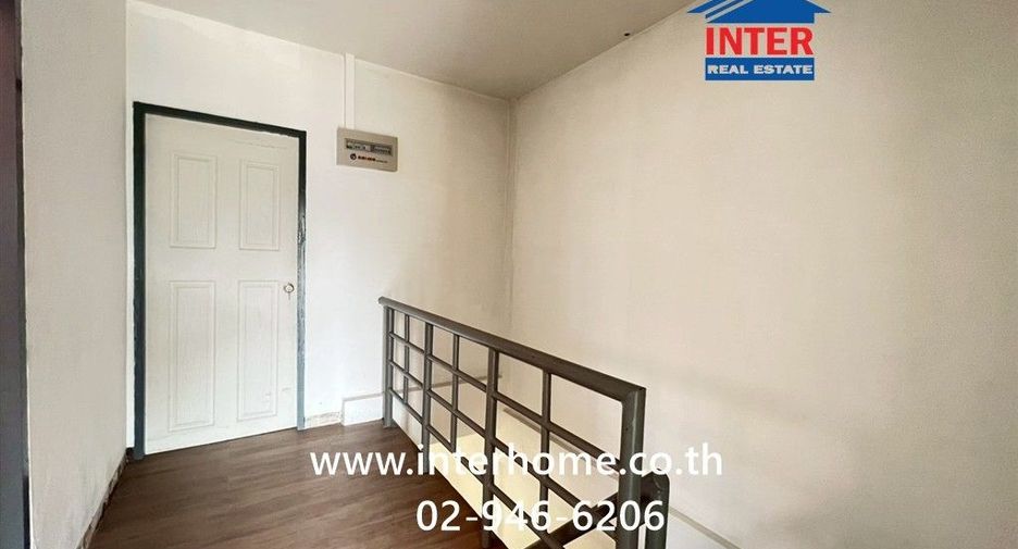 Casa adosada en venta de 3 habitaciones en Mueang Pathum Thani, Pathum Thani