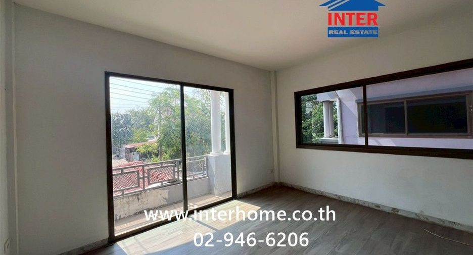 Casa adosada en venta de 3 habitaciones en Mueang Pathum Thani, Pathum Thani