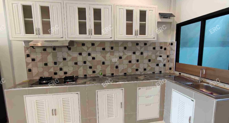 For rent 2 bedrooms townhouse in Bang Lamung, Chonburi