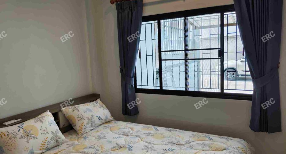 For rent 2 bedrooms townhouse in Bang Lamung, Chonburi
