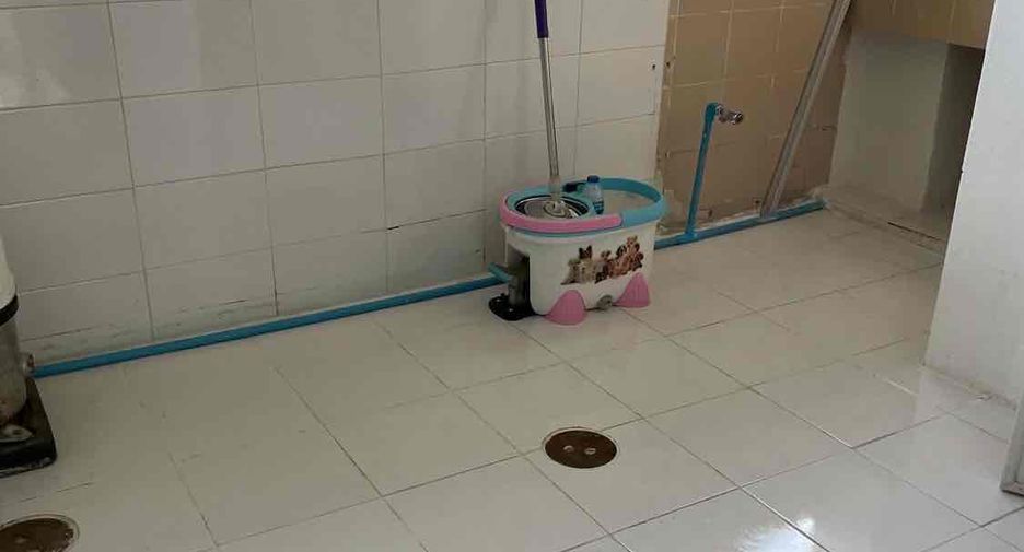 For sale 3 bedrooms retail Space in Suan Luang, Bangkok