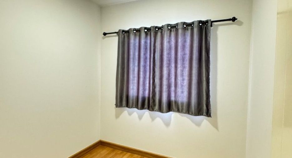 For sale 3 bedrooms townhouse in Khlong Luang, Pathum Thani