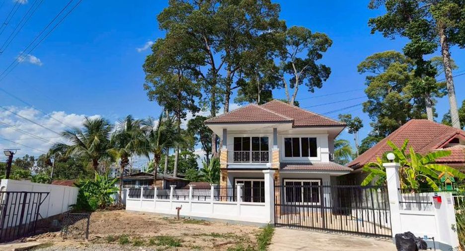 For rent 4 bedrooms house in Mueang Chiang Mai, Chiang Mai