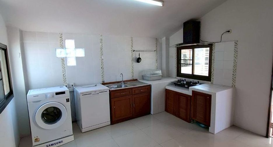 For rent 3 bedrooms house in Mueang Chiang Mai, Chiang Mai