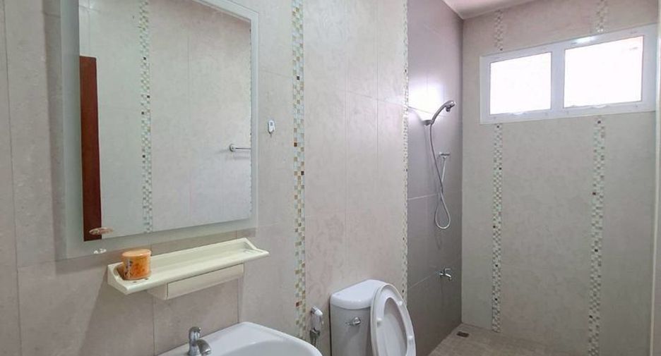 For rent 3 bedrooms house in Mueang Chiang Mai, Chiang Mai