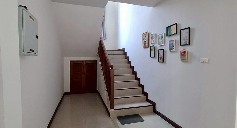 For rent 3 bedrooms house in Mueang Chiang Mai, Chiang Mai