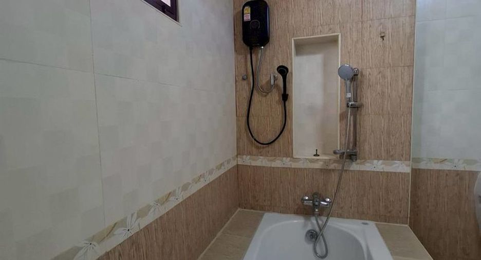 For rent 3 bedrooms house in Mueang Chiang Mai, Chiang Mai
