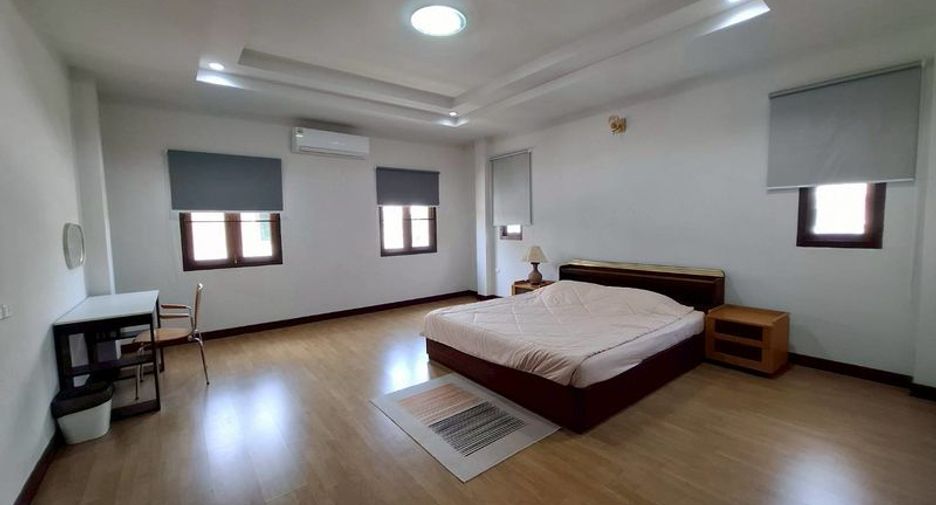 For rent 3 bedrooms house in Mueang Chiang Mai, Chiang Mai