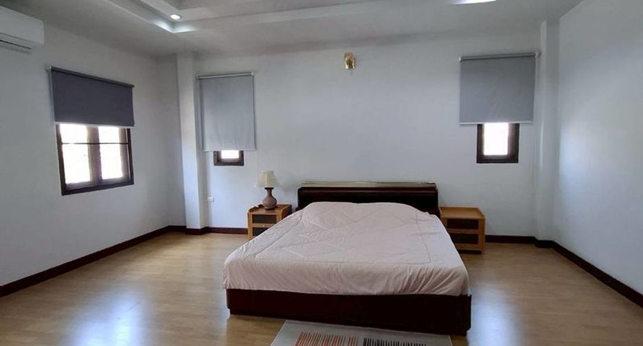 For rent 3 bedrooms house in Mueang Chiang Mai, Chiang Mai