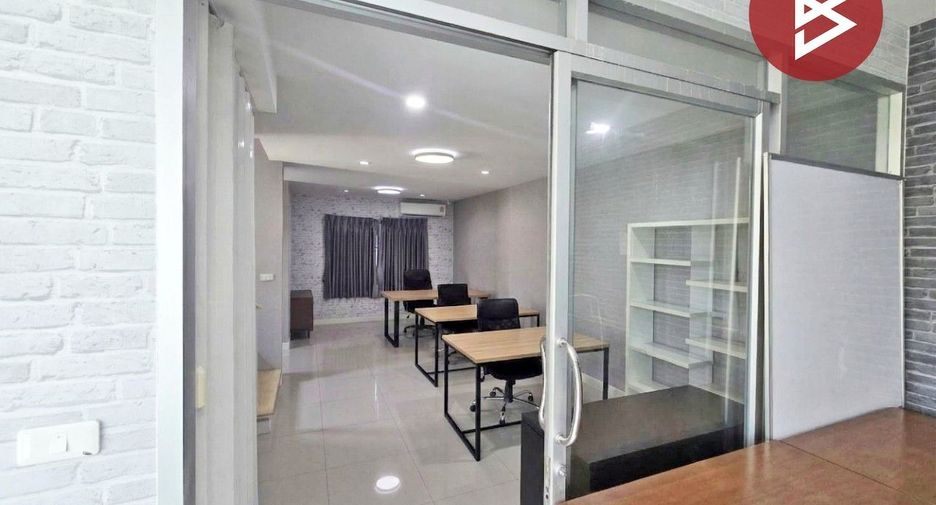 For sale 2 bedrooms retail Space in Suan Luang, Bangkok