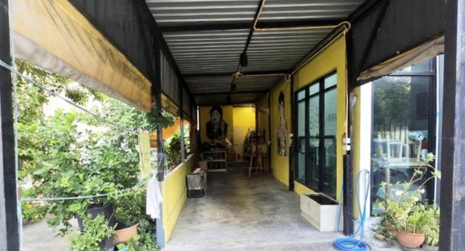 For sale 2 bedrooms retail Space in Suan Luang, Bangkok