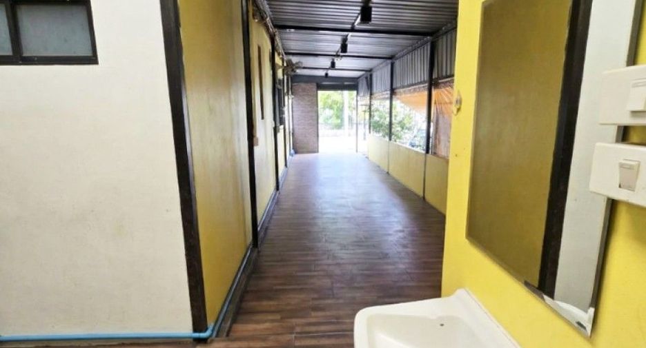 For sale 2 bedrooms retail Space in Suan Luang, Bangkok