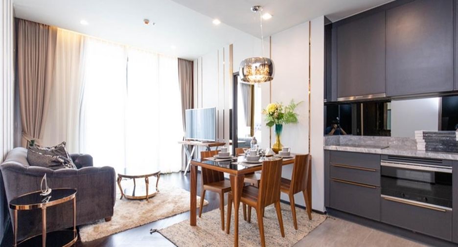 For rent 2 bedrooms condo in Phaya Thai, Bangkok