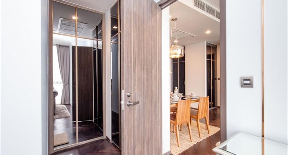 For rent 2 bedrooms condo in Phaya Thai, Bangkok