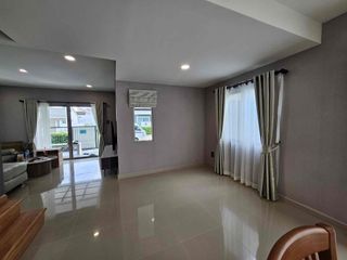 Haus zur Miete mit 4 Zimmer in Bang Lamung, Chonburi
