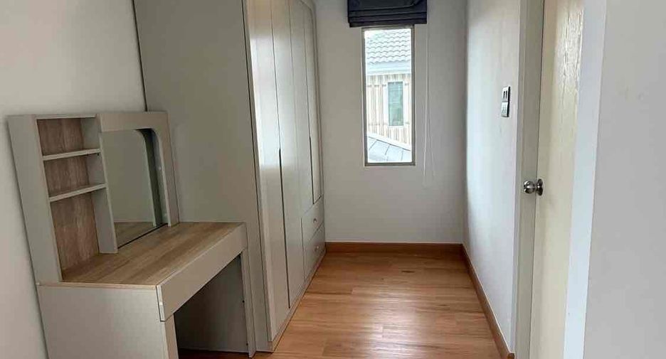 For rent 4 bedrooms house in Bang Lamung, Chonburi