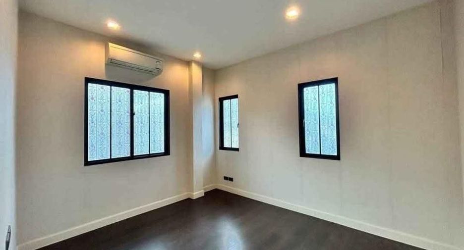 For rent and for sale 3 bedrooms house in San Sai, Chiang Mai