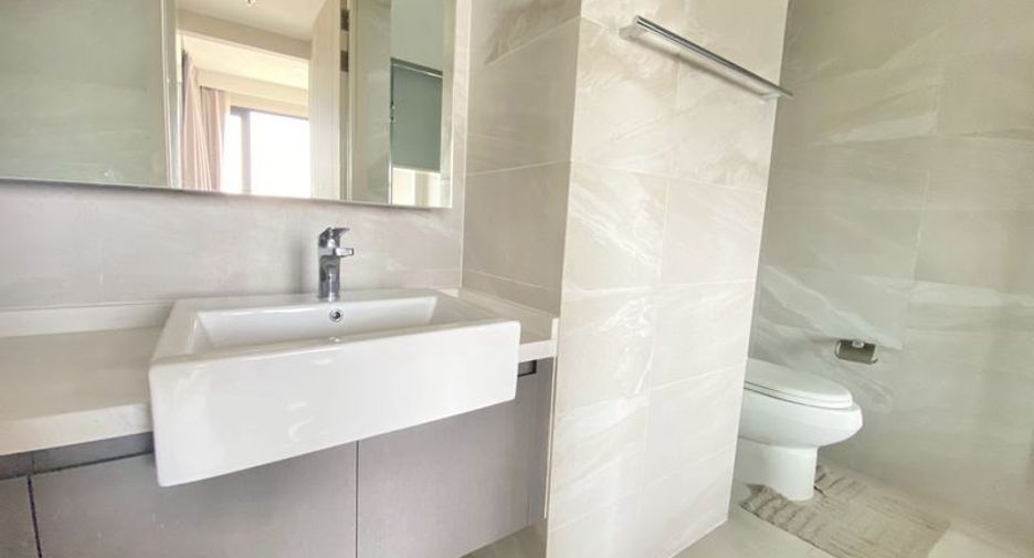 For sale 1 bed condo in Si Racha, Chonburi