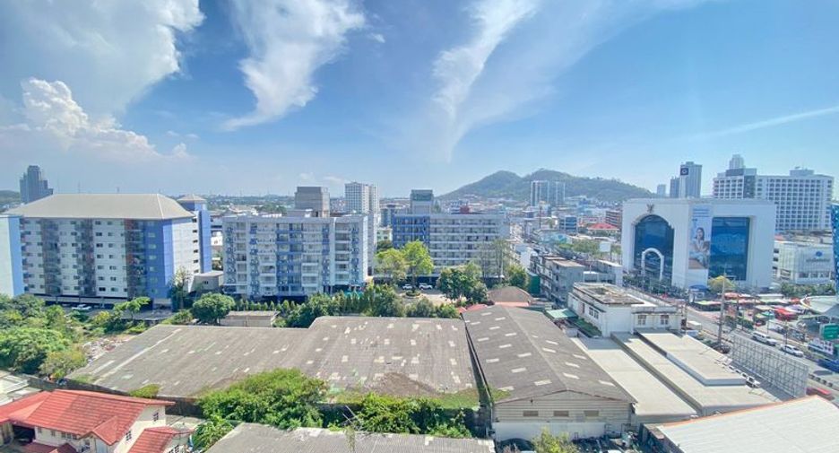 For sale 1 bed condo in Si Racha, Chonburi
