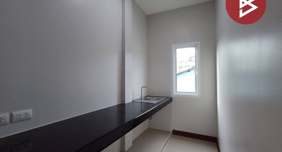For sale 3 bedrooms townhouse in Mueang Samut Songkhram, Samut Songkhram