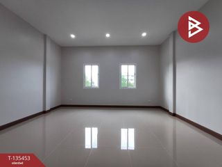 For sale 3 bedrooms townhouse in Mueang Samut Songkhram, Samut Songkhram