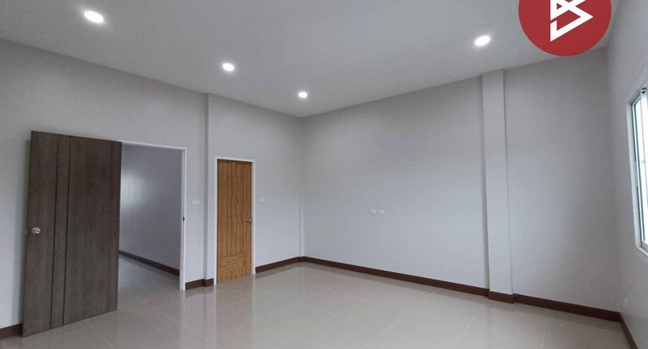 For sale 3 bedrooms townhouse in Mueang Samut Songkhram, Samut Songkhram