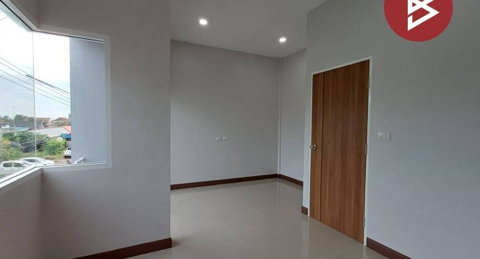 For sale 3 bedrooms townhouse in Mueang Samut Songkhram, Samut Songkhram