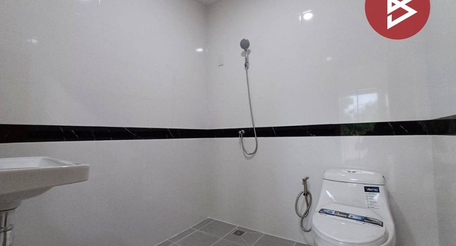 For sale 3 bedrooms townhouse in Mueang Samut Songkhram, Samut Songkhram