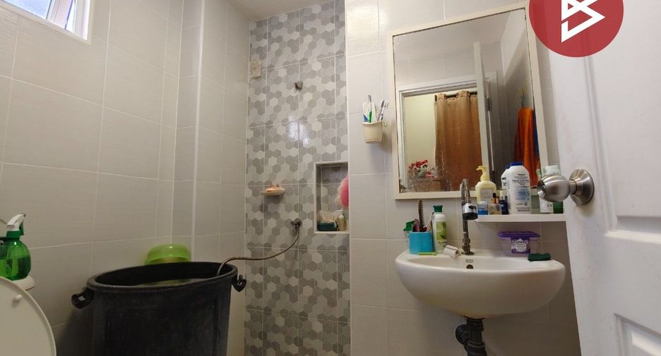 Reihenhaus zum Kauf mit 3 Zimmer in Sam Phran, Nakhon Pathom