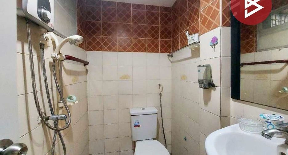 For sale 3 ベッドルーム townhouse in Damnoen Saduak, Ratchaburi