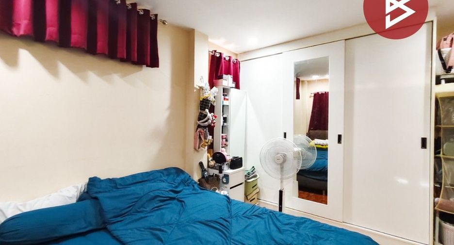 For sale 4 bedrooms townhouse in Bangkok Yai, Bangkok