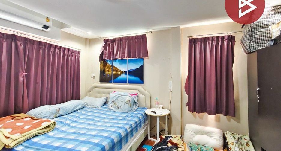 For sale 4 bedrooms townhouse in Bangkok Yai, Bangkok
