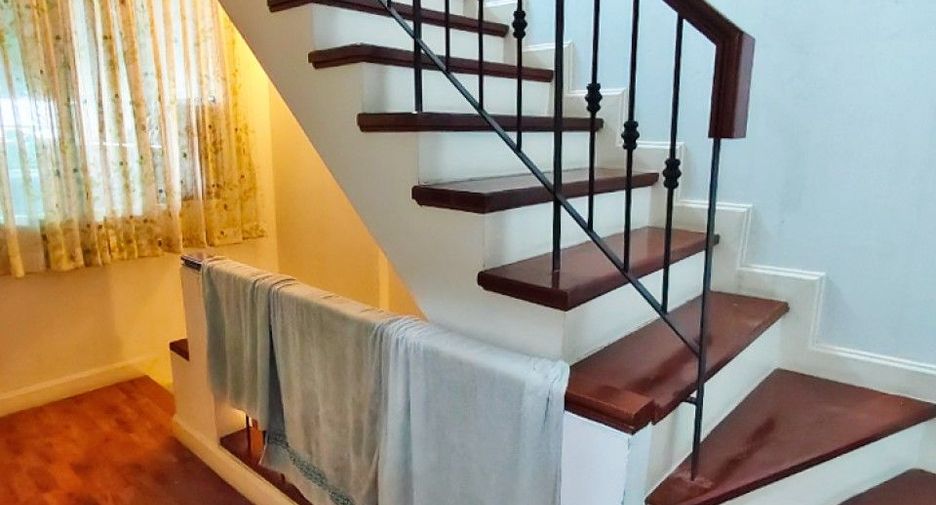 For sale 4 bedrooms townhouse in Bangkok Yai, Bangkok