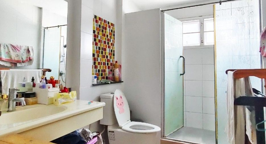 For sale 4 bedrooms townhouse in Bangkok Yai, Bangkok