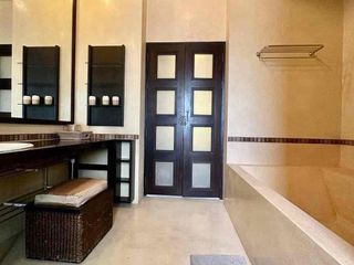 Villa zum Kauf und zur Miete mit 3 Zimmer in Bang Lamung, Chonburi