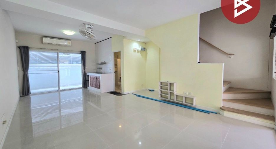 Reihenhaus zum Kauf mit 3 Zimmer in Thung Khru, Bangkok