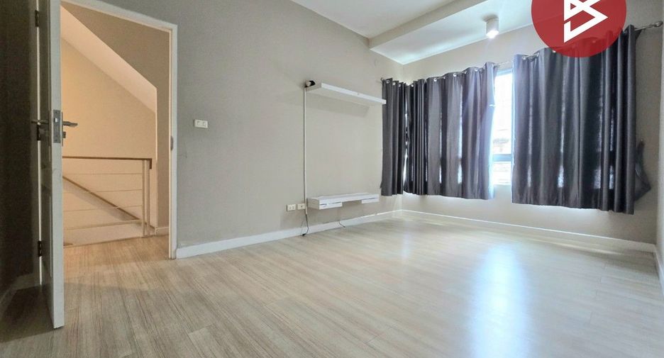 Reihenhaus zum Kauf mit 3 Zimmer in Thung Khru, Bangkok