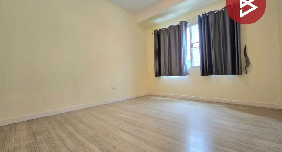 Reihenhaus zum Kauf mit 3 Zimmer in Thung Khru, Bangkok