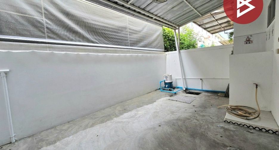 Reihenhaus zum Kauf mit 3 Zimmer in Thung Khru, Bangkok