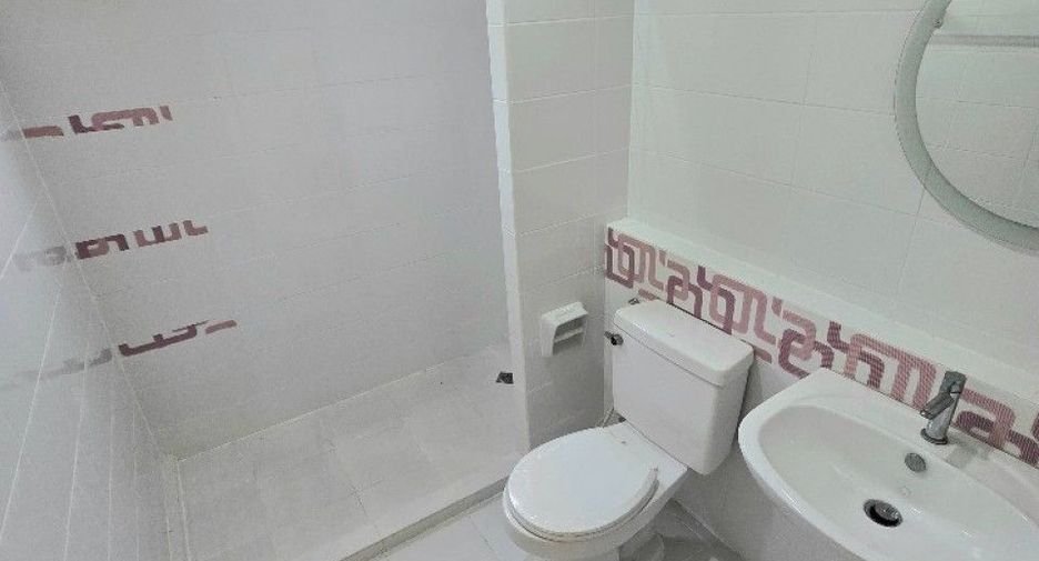Reihenhaus zum Kauf mit 3 Zimmer in Thung Khru, Bangkok