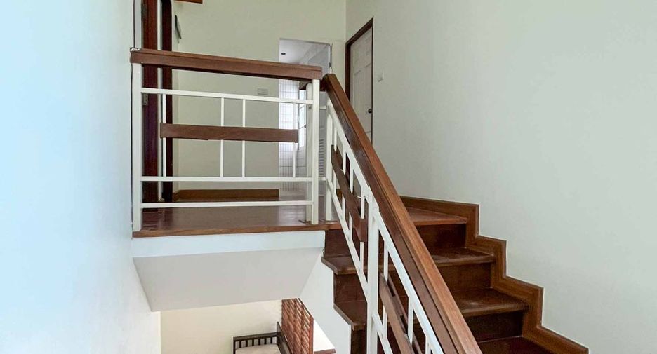 For rent 3 bedrooms house in Mueang Chiang Mai, Chiang Mai