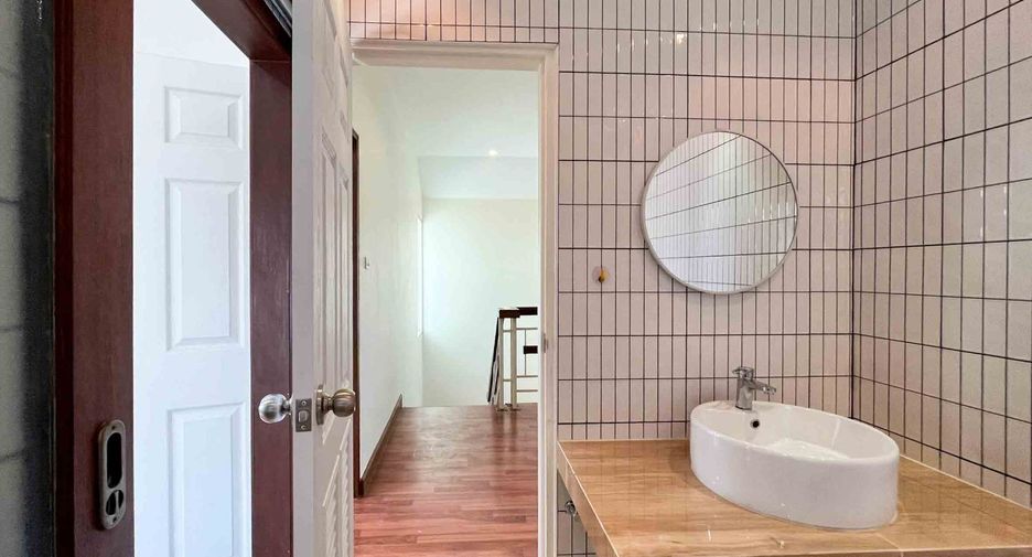 For rent 3 bedrooms house in Mueang Chiang Mai, Chiang Mai