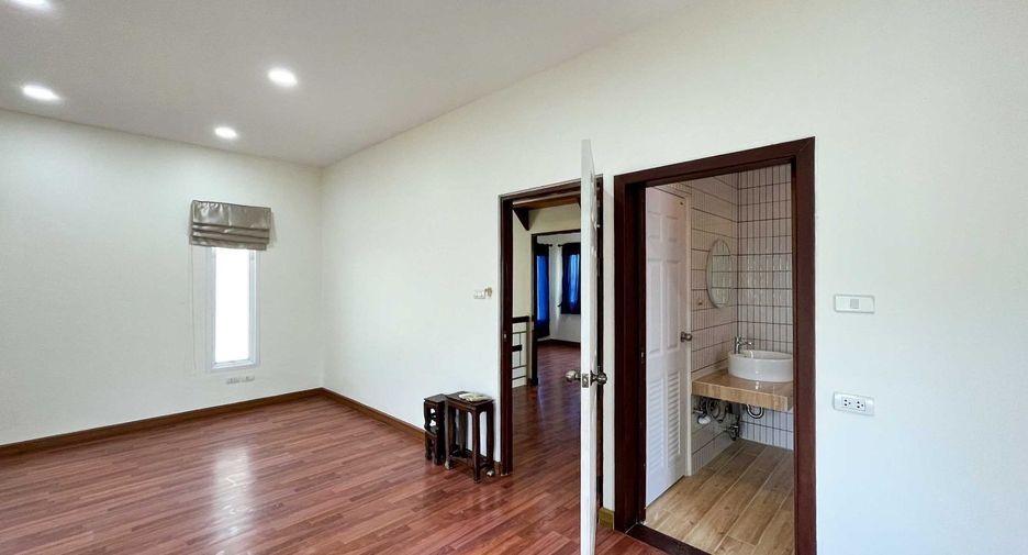 For rent 3 bedrooms house in Mueang Chiang Mai, Chiang Mai