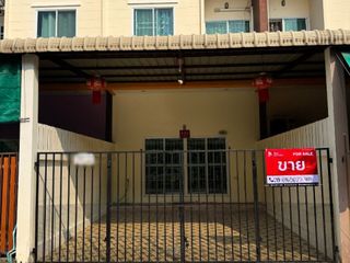 Reihenhaus zum Kauf mit 2 Zimmer in Si Racha, Chonburi