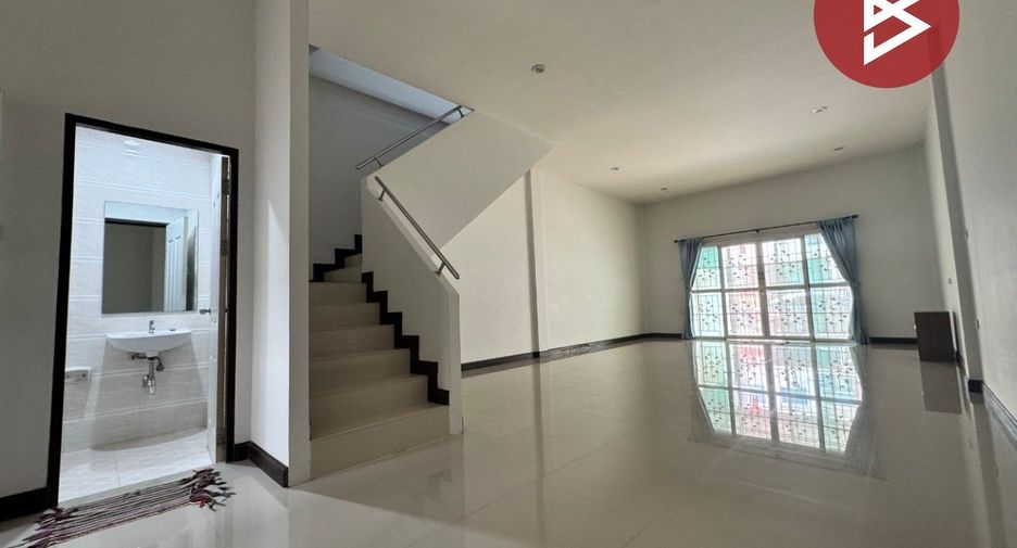 For sale 2 bedrooms townhouse in Si Racha, Chonburi