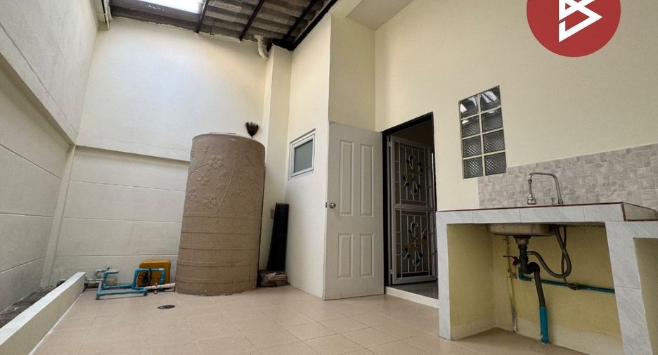 For sale 2 bedrooms townhouse in Si Racha, Chonburi