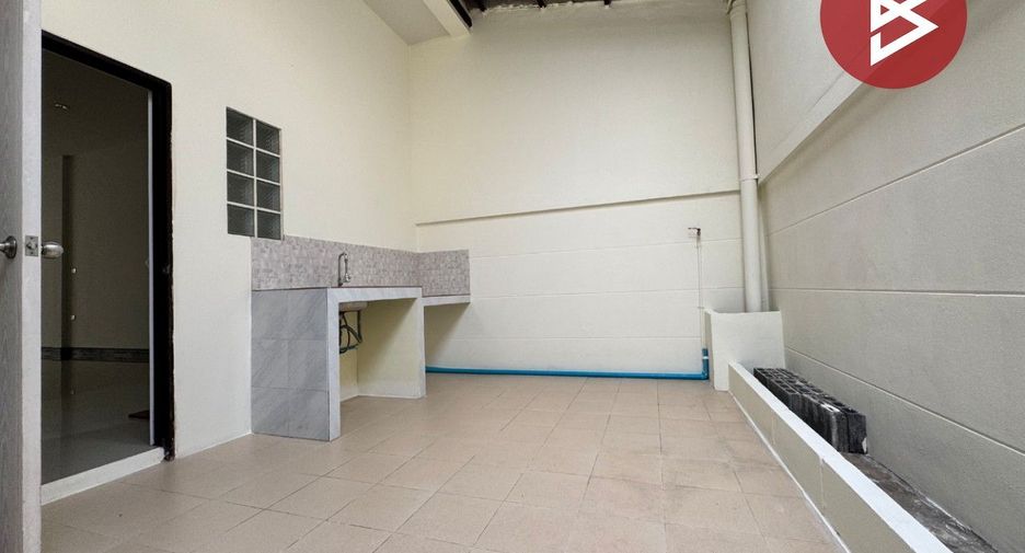 For sale 2 bedrooms townhouse in Si Racha, Chonburi